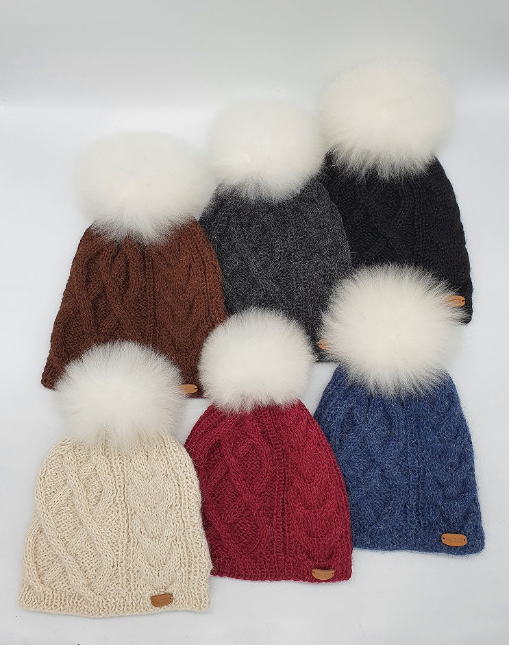 Strickhaube mit Pompon