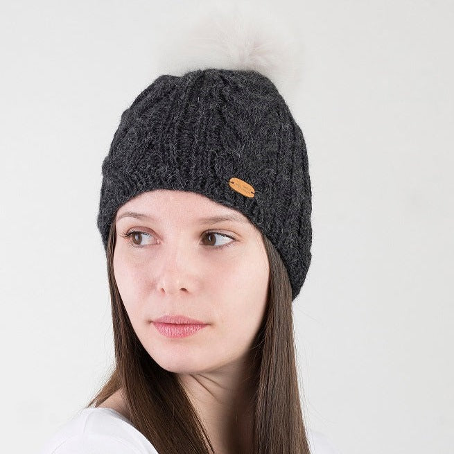 Strickhaube mit Pompon