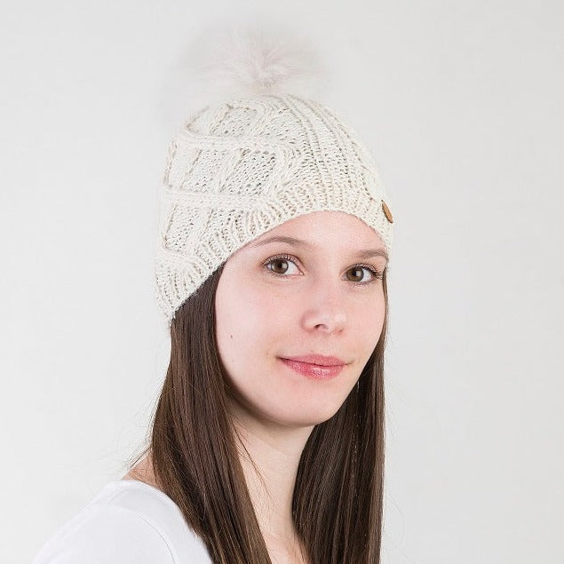 Strickhaube mit Pompon