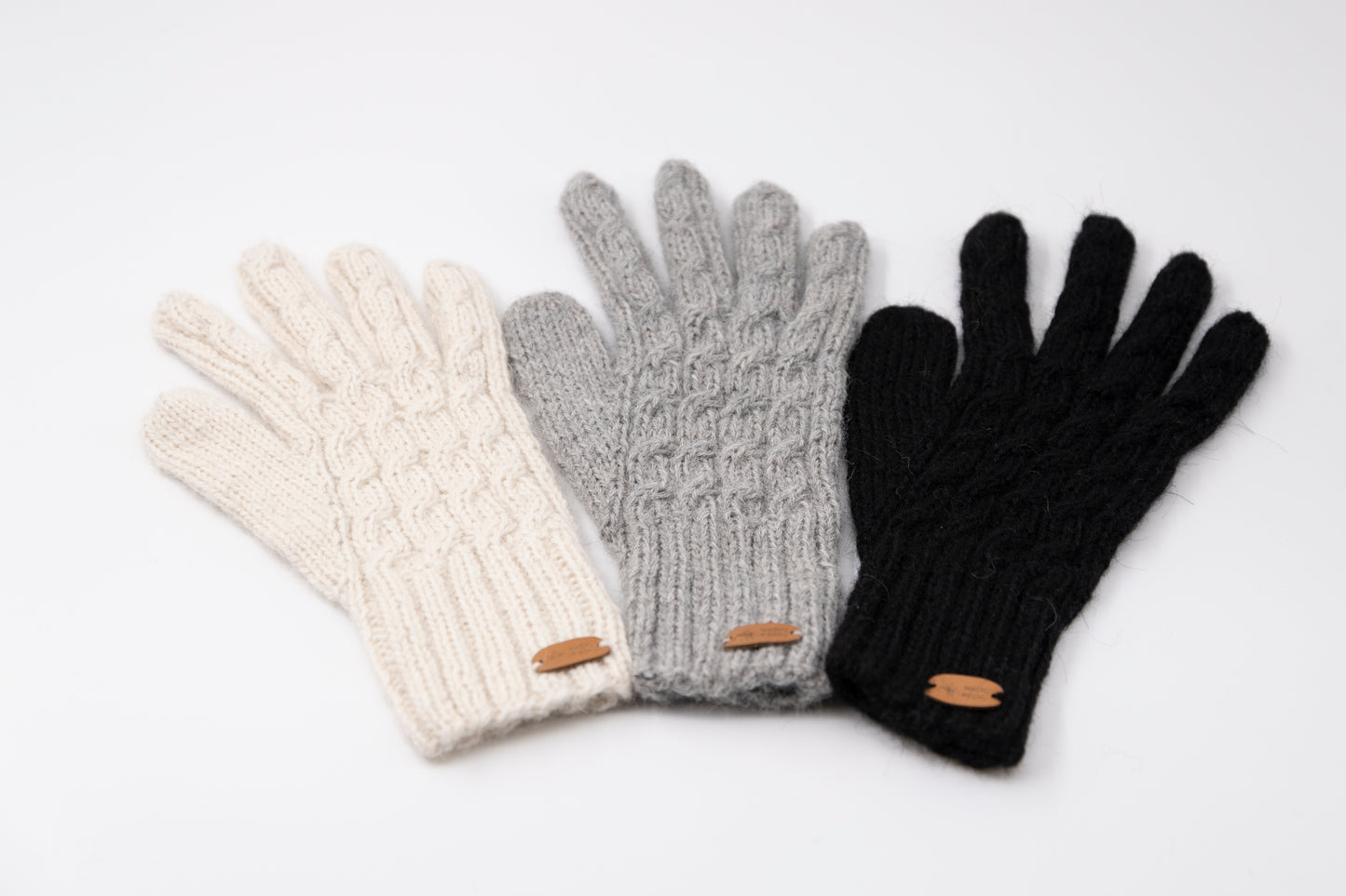 Handschuhe mit Zopfmuster