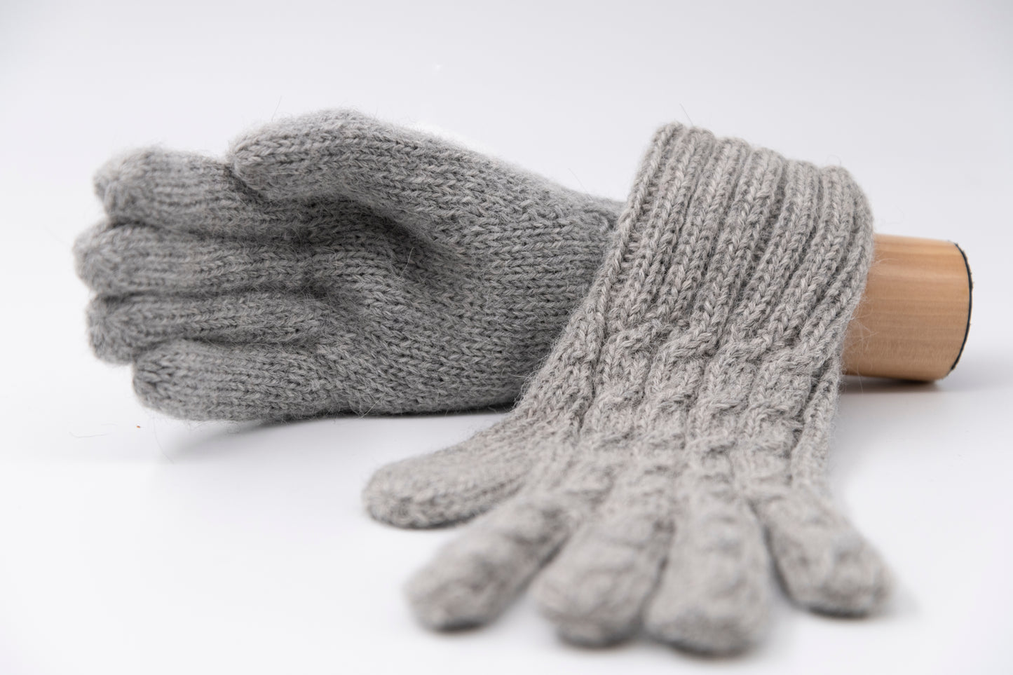 Handschuhe mit Zopfmuster