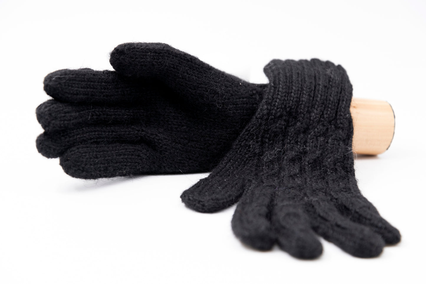 Handschuhe mit Zopfmuster